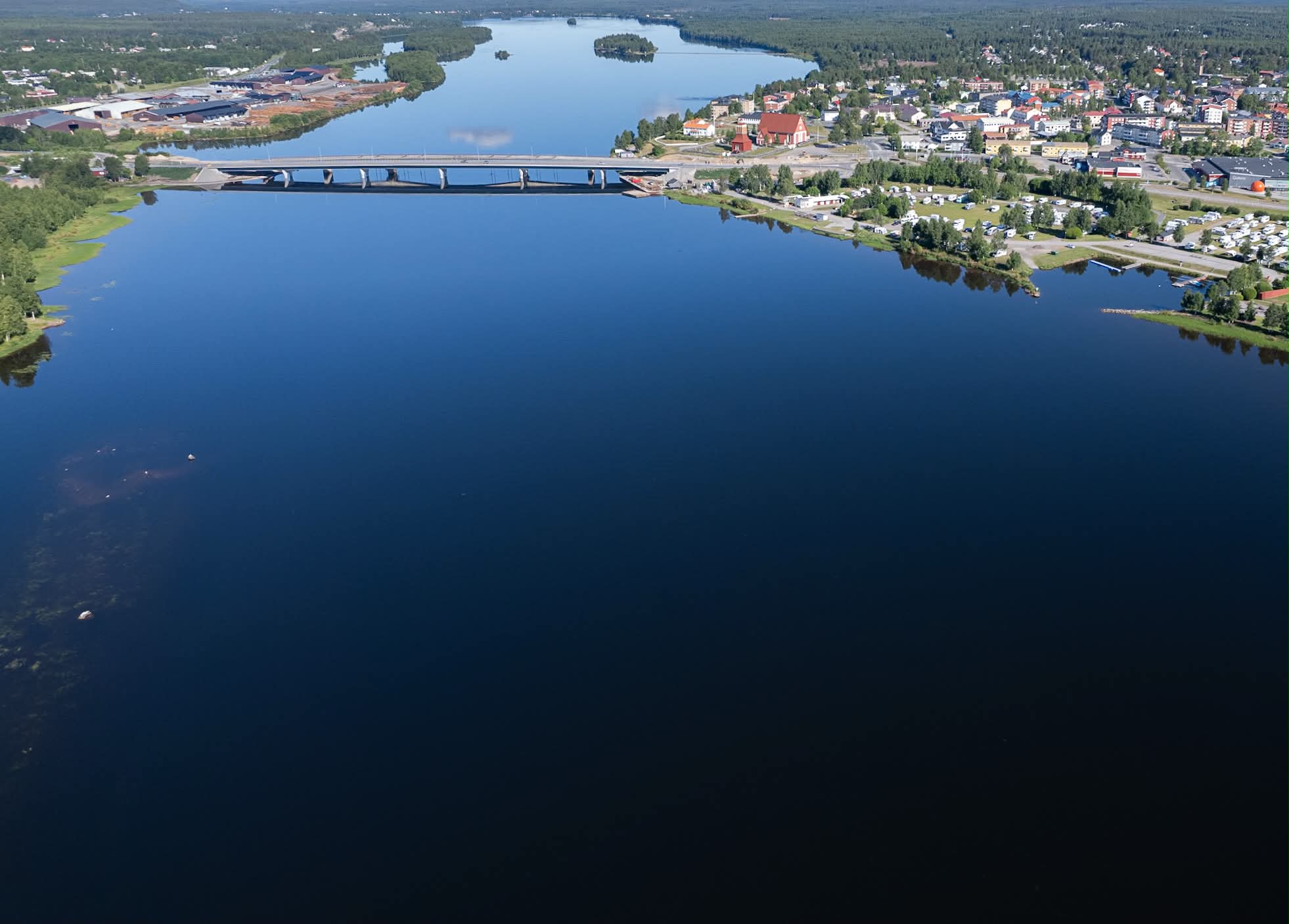 Här slutar älven — och här bor vi